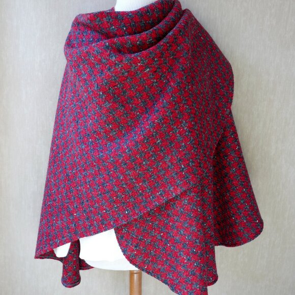 Handmade Red & Gray Houndstooth Pure Wool Cape - Picture 1 of 10